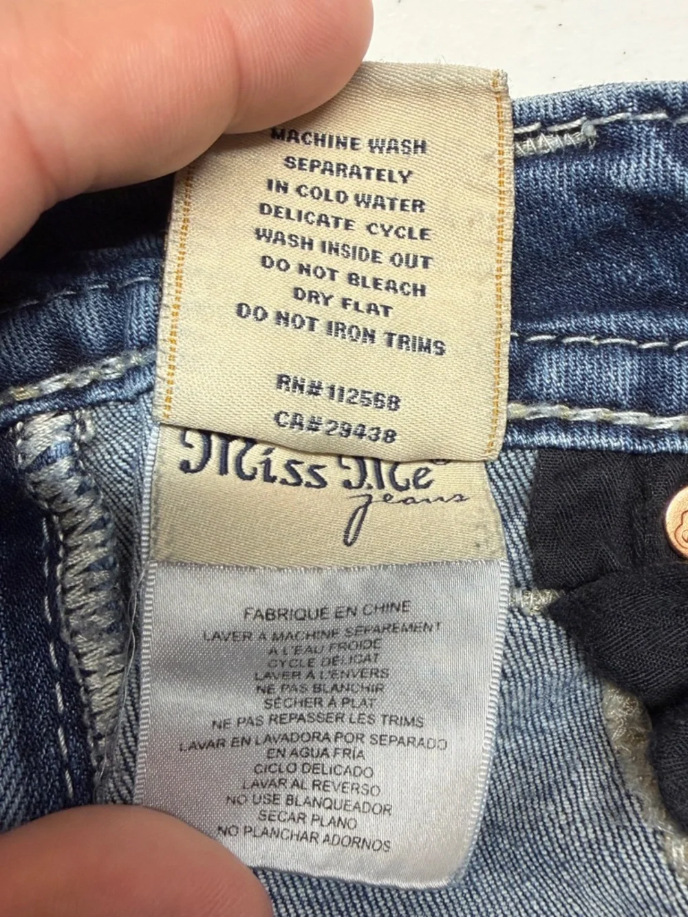 Miss Me Mid Rise Bootcut jeans embroidered metallic gold patch women’s 26 - Picture 9 of 16